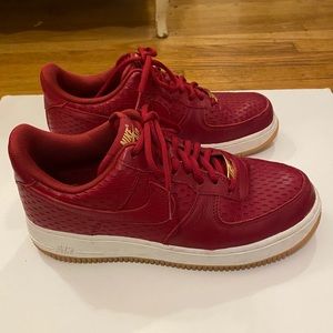 Nike Air Force One 07 premium noble red 9 rare